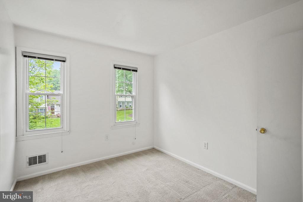 9086 BROOK FORD ROAD
