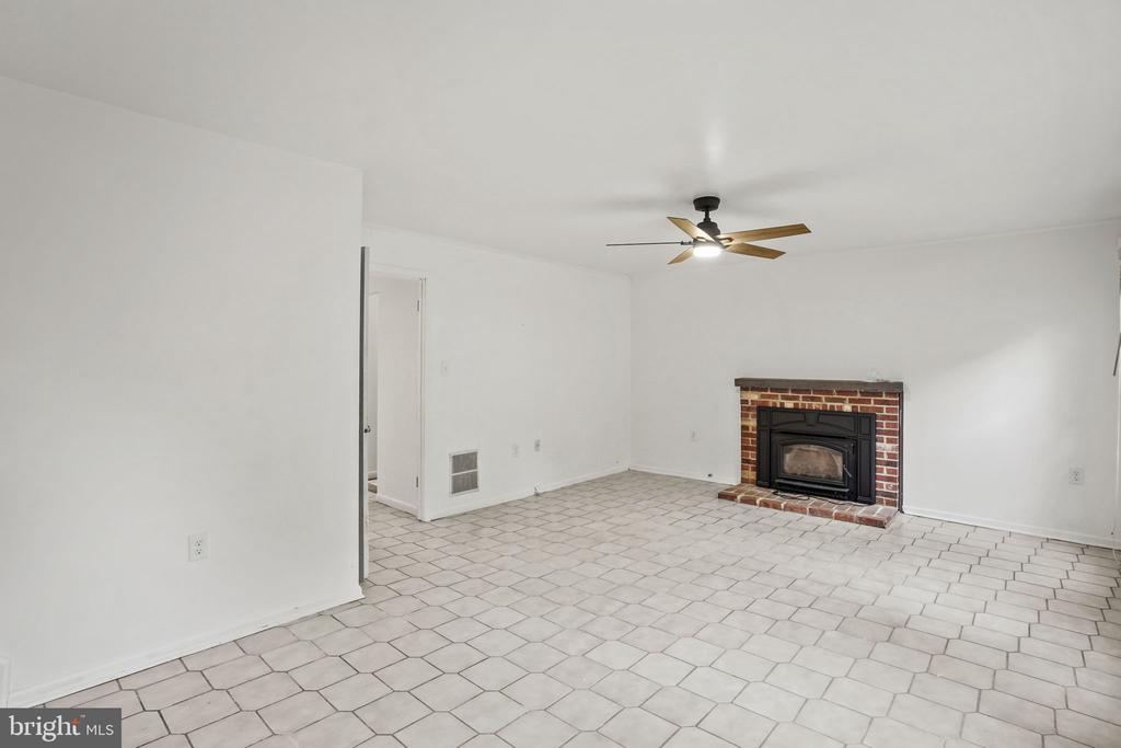 9086 BROOK FORD ROAD