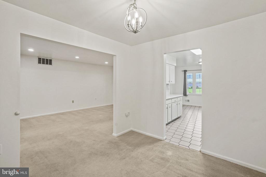 9086 BROOK FORD ROAD