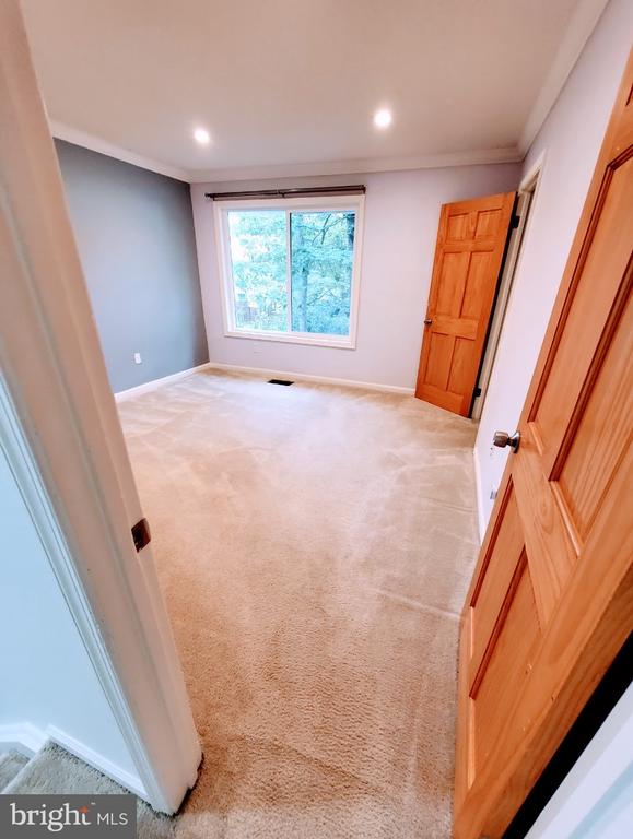 2366 SOUTHGATE SQUARE