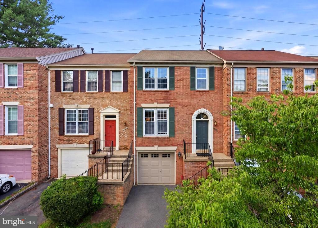 4262 FOX LAKE DRIVE