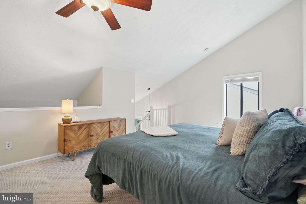 2263 HUNTERS RUN DRIVE