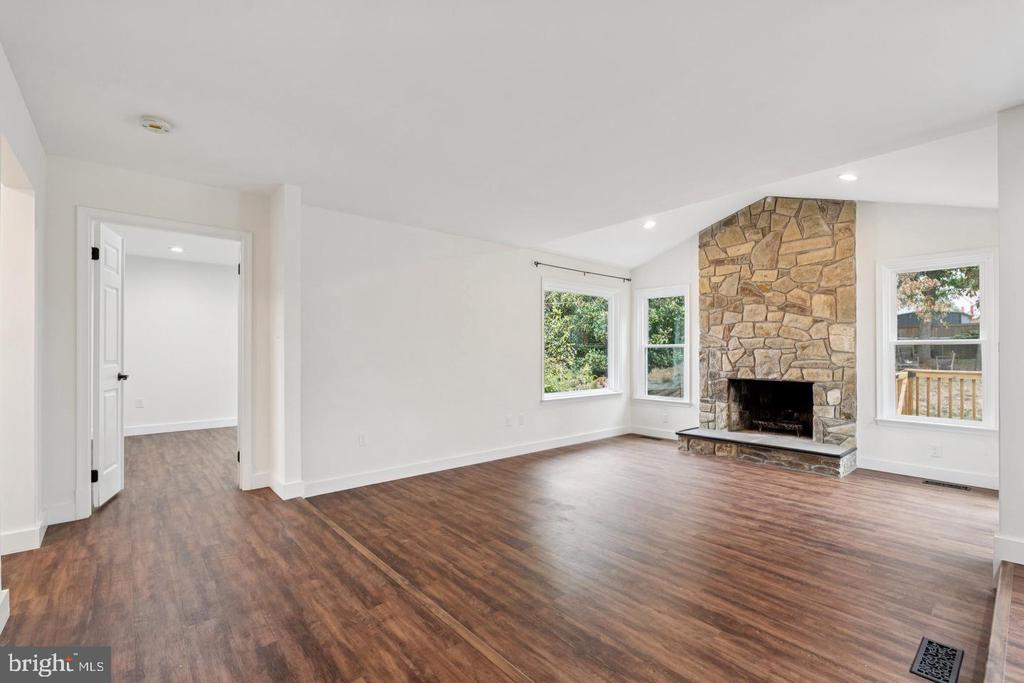 1291 MASON MILL COURT