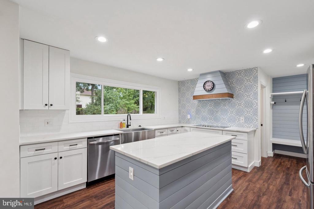 1291 MASON MILL COURT