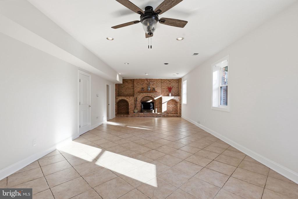 7421 SHREVE ROAD