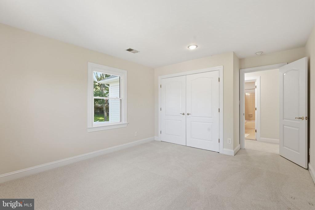 7421 SHREVE ROAD