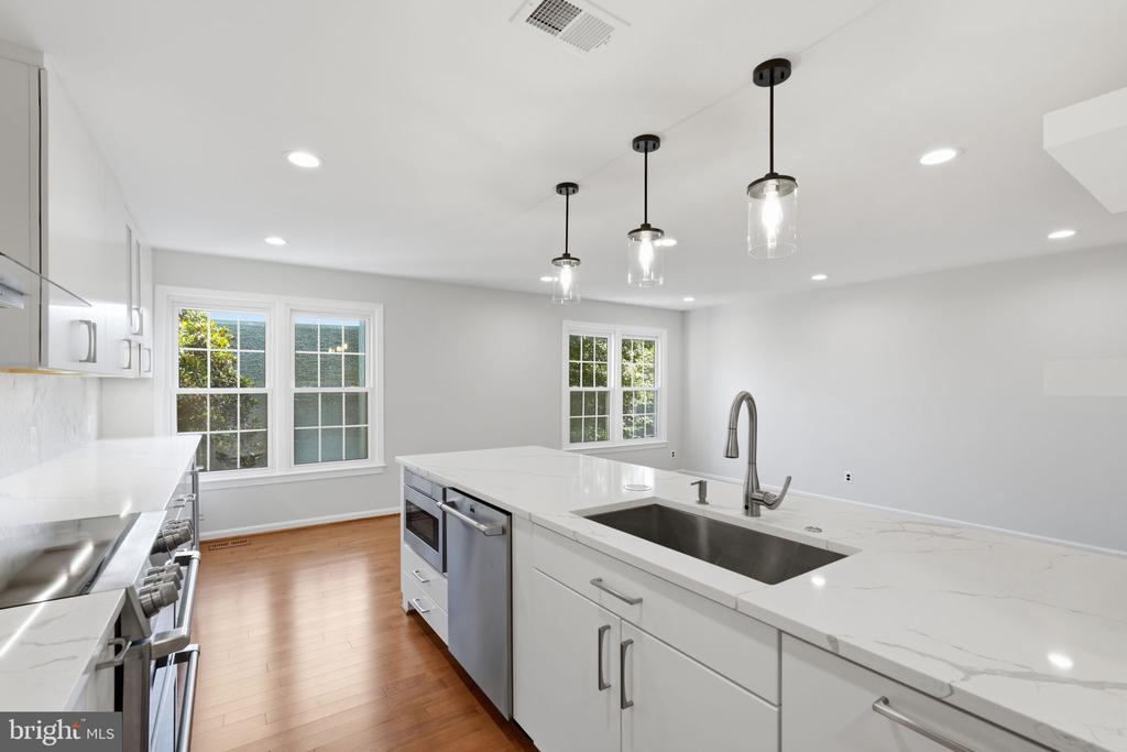 10429 RED GRANITE TERRACE