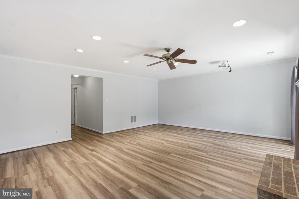 10429 RED GRANITE TERRACE