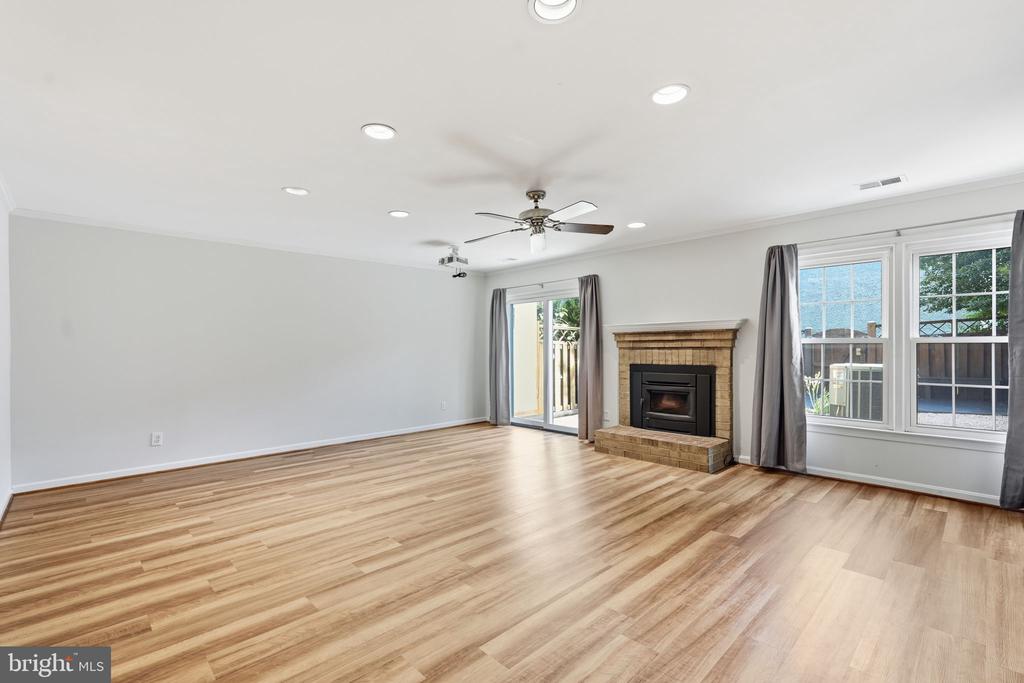 10429 RED GRANITE TERRACE