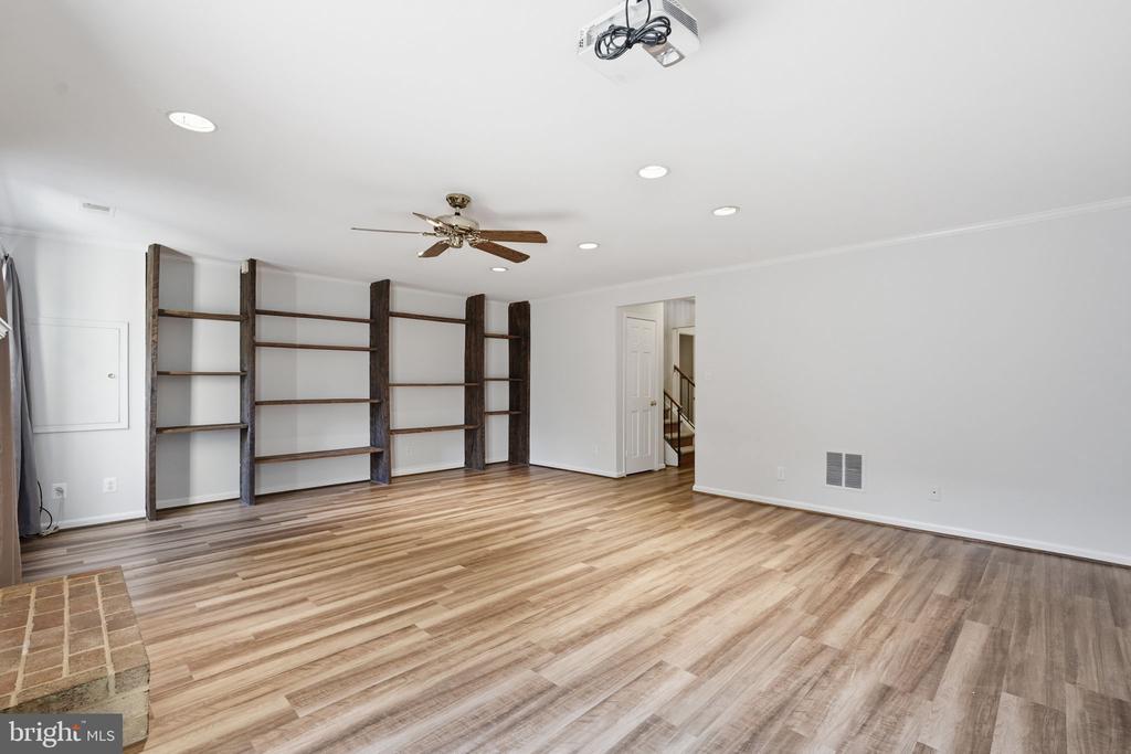 10429 RED GRANITE TERRACE