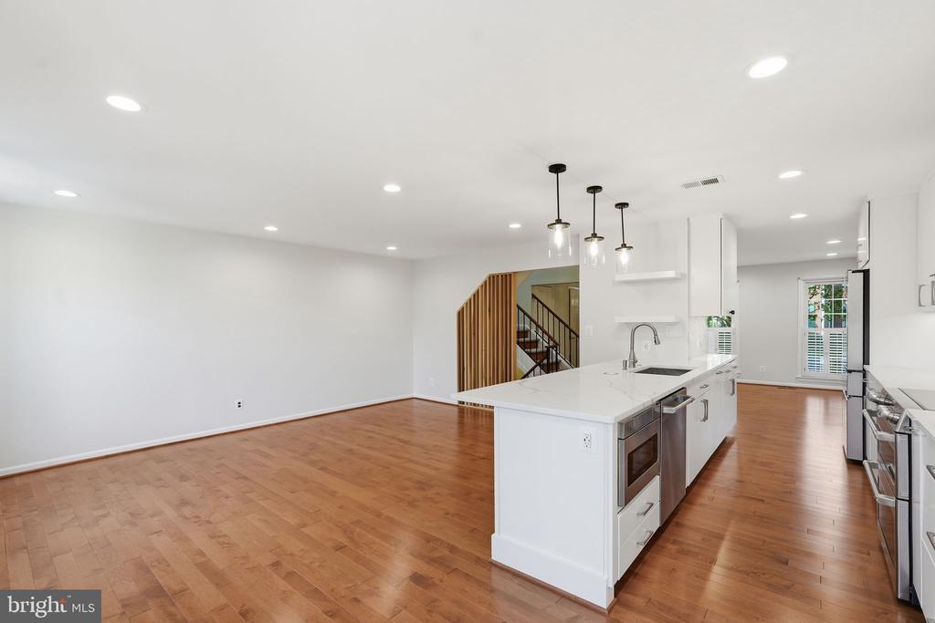 10429 RED GRANITE TERRACE
