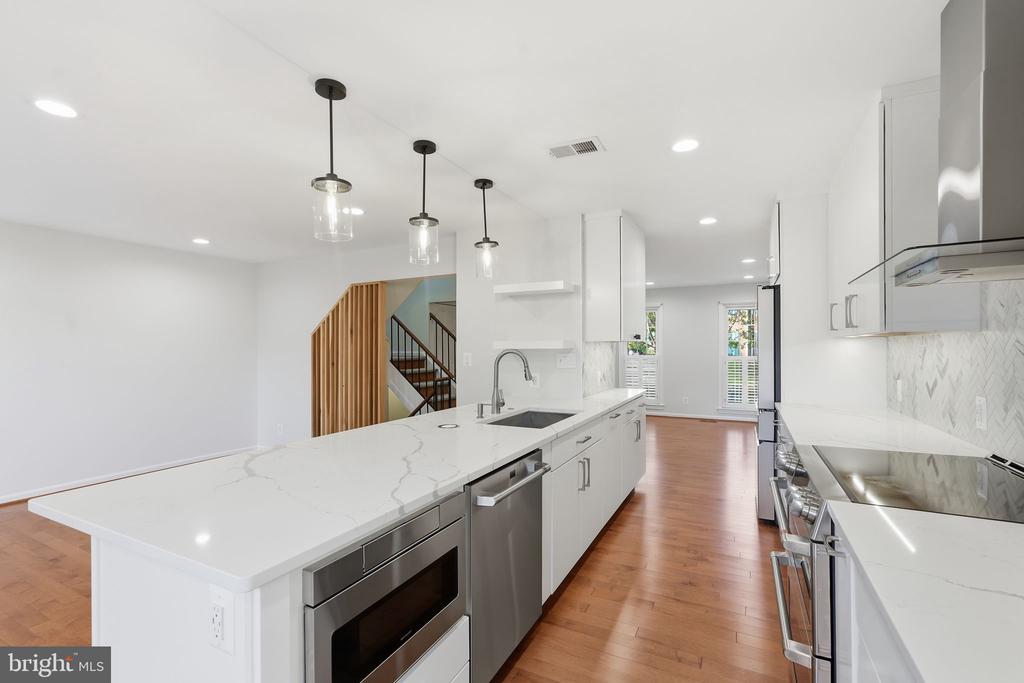 10429 RED GRANITE TERRACE