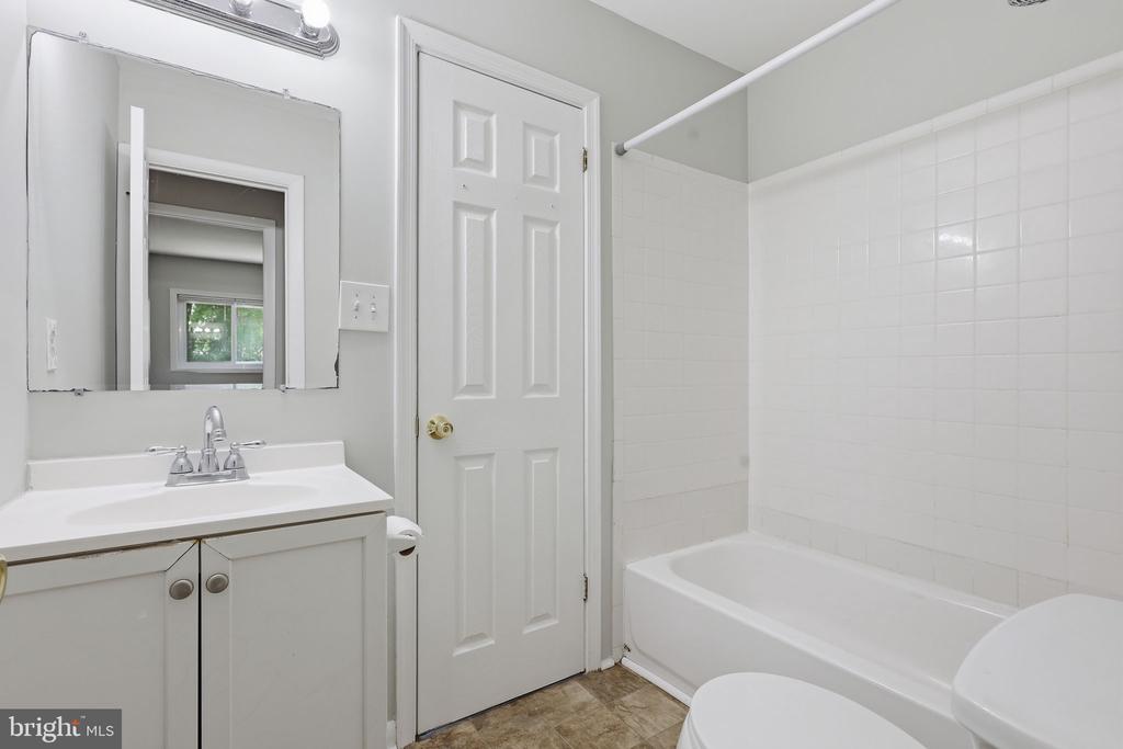 1211 SPRINGTIDE PLACE