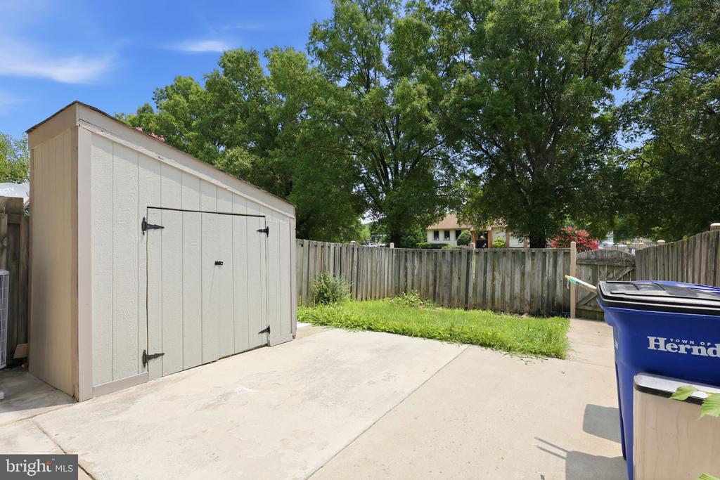 1211 SPRINGTIDE PLACE