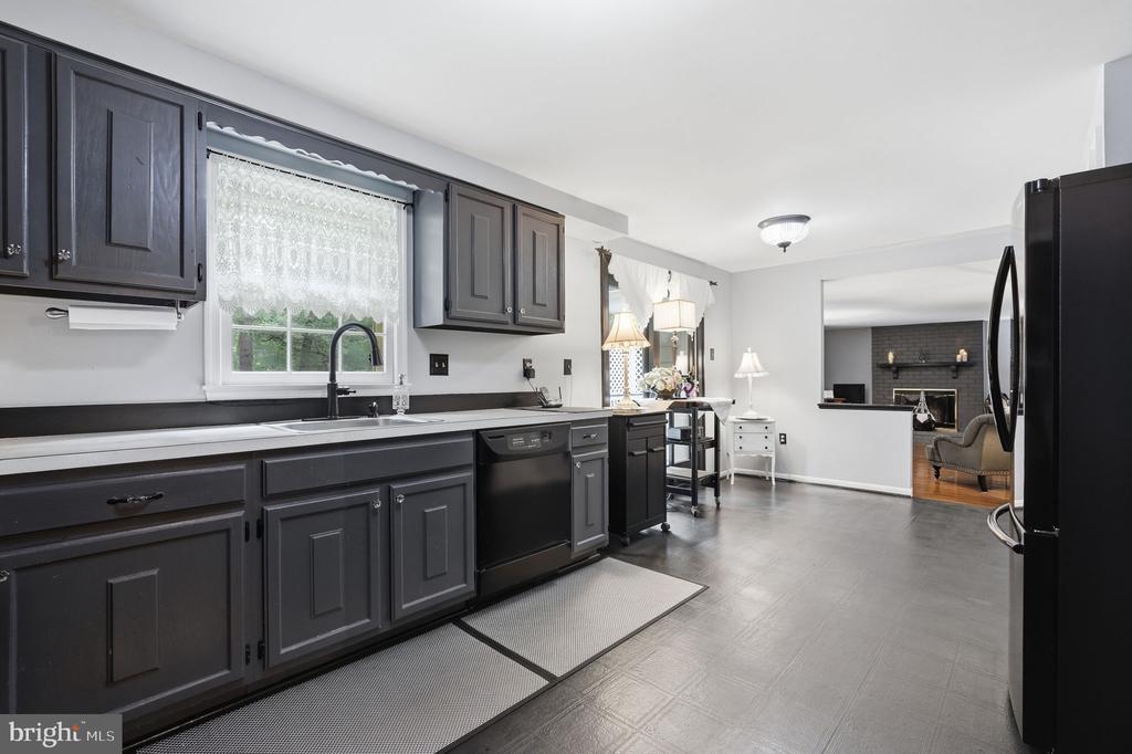 6121 QUEENS BRIGADE COURT