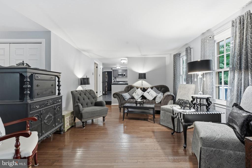 6121 QUEENS BRIGADE COURT