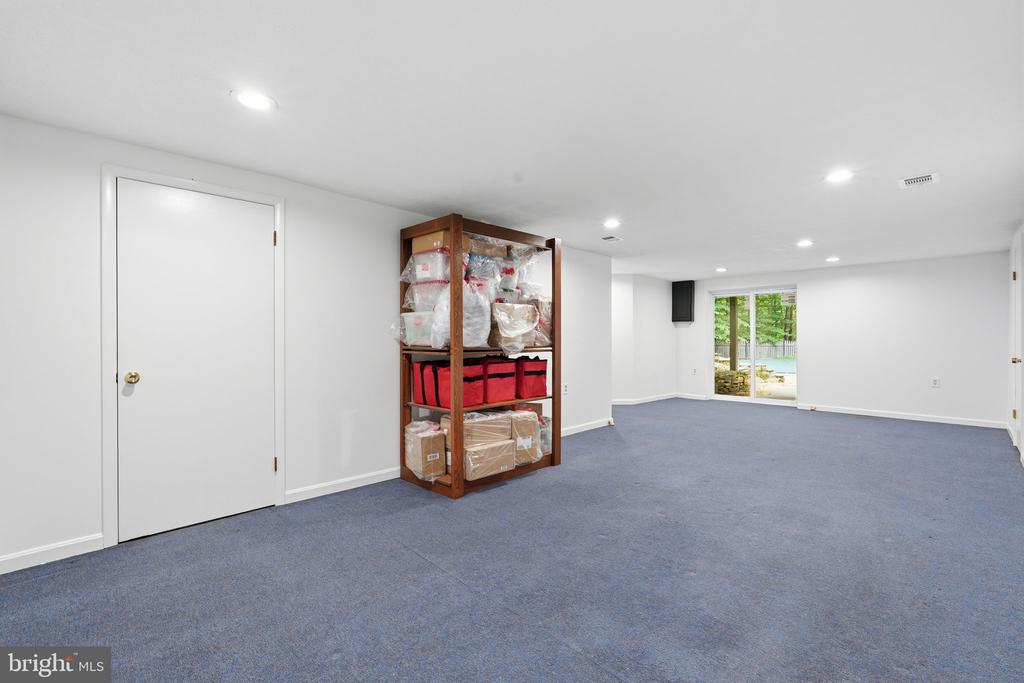 6121 QUEENS BRIGADE COURT