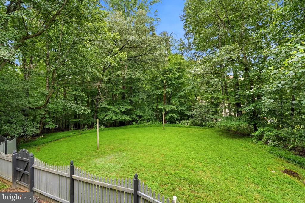 6121 QUEENS BRIGADE COURT
