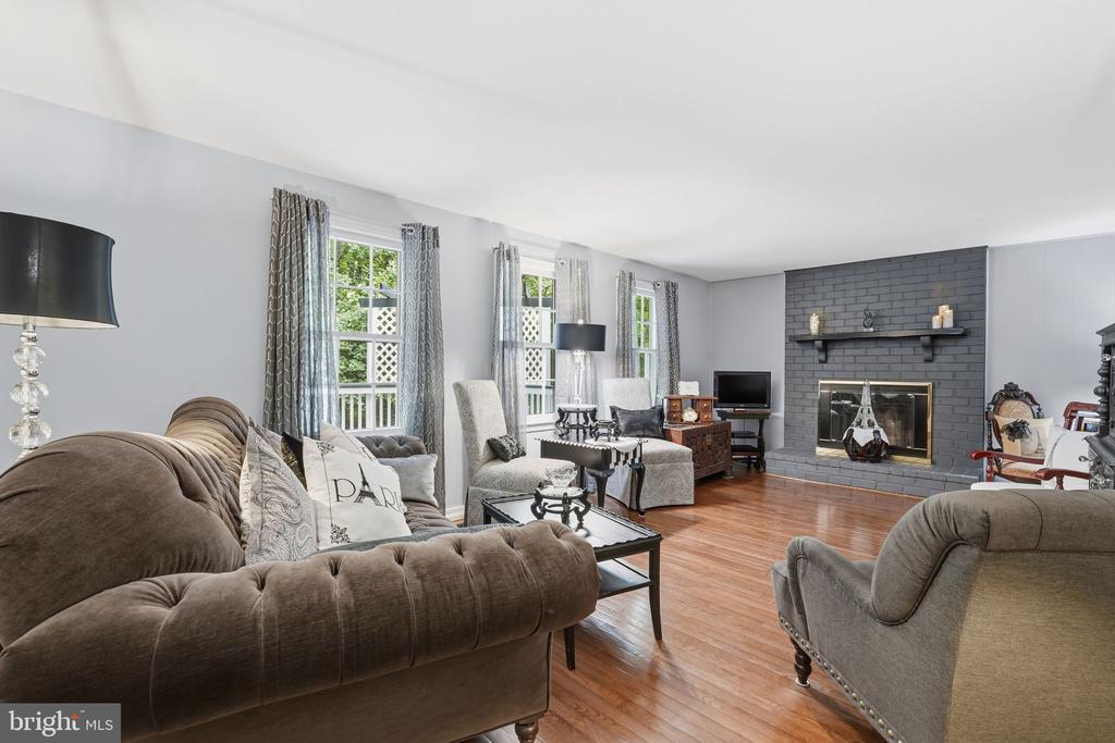 6121 QUEENS BRIGADE COURT