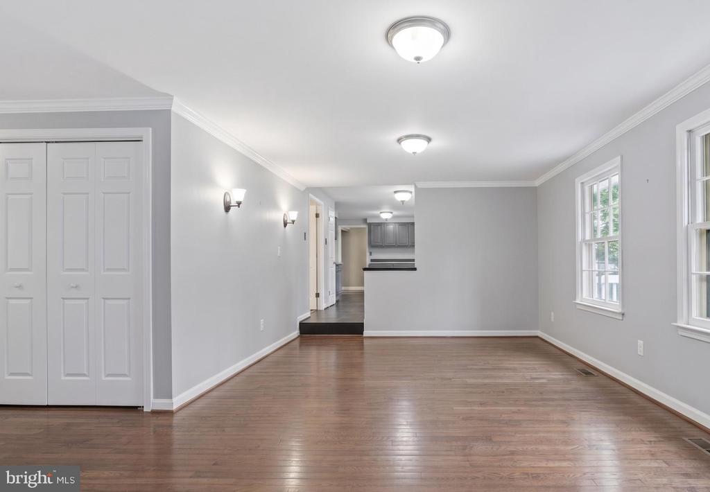 6121 QUEENS BRIGADE COURT