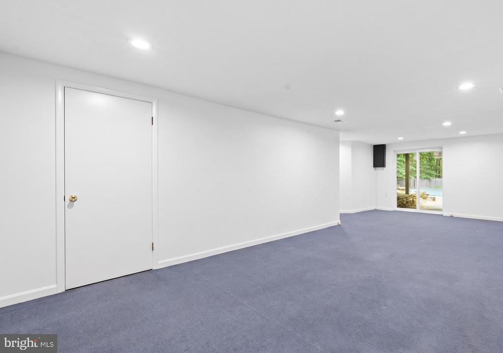 6121 QUEENS BRIGADE COURT