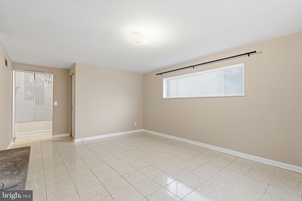 6806 LEMON ROAD