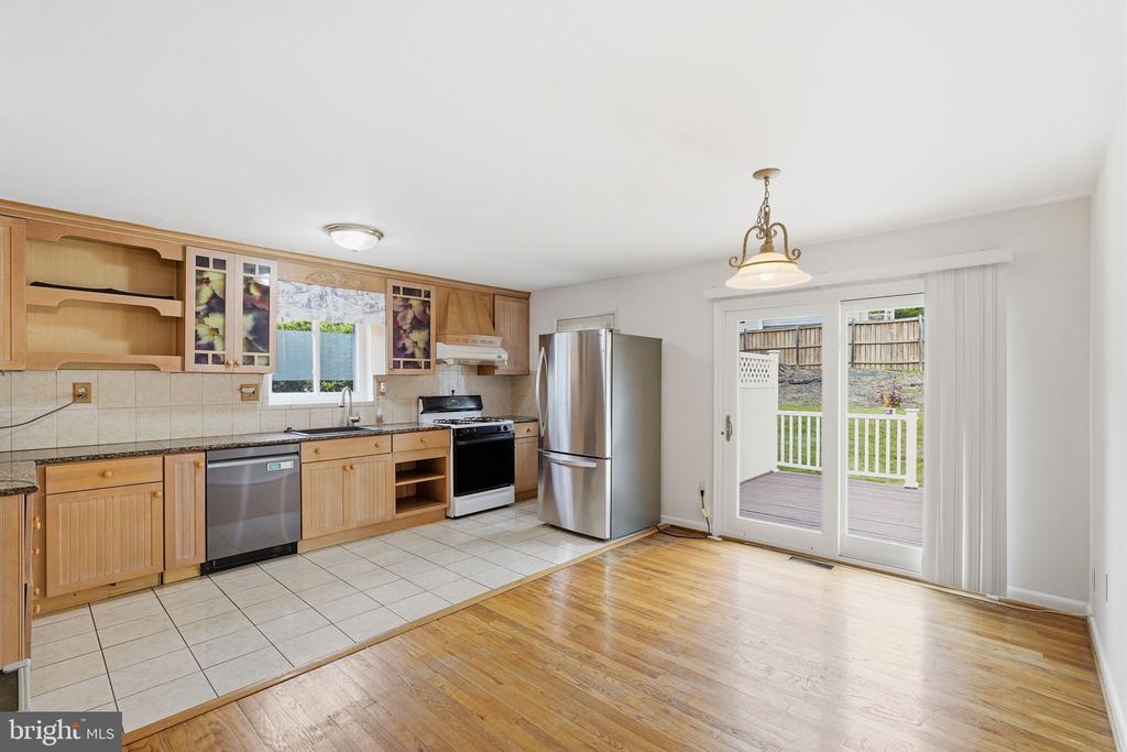 6806 LEMON ROAD