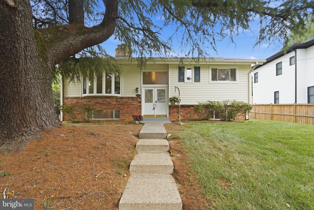 6806 LEMON ROAD
