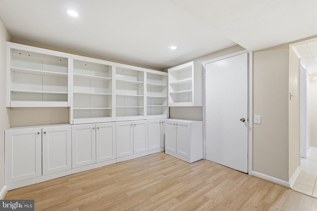 6806 LEMON ROAD