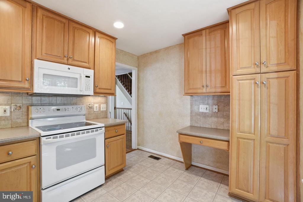 2391 HUNTERS SQUARE COURT