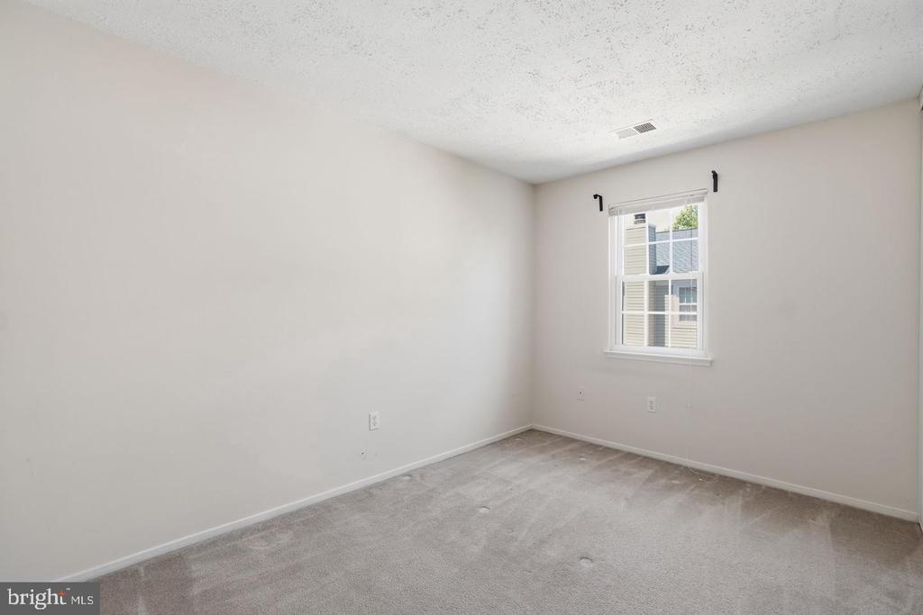 2391 HUNTERS SQUARE COURT
