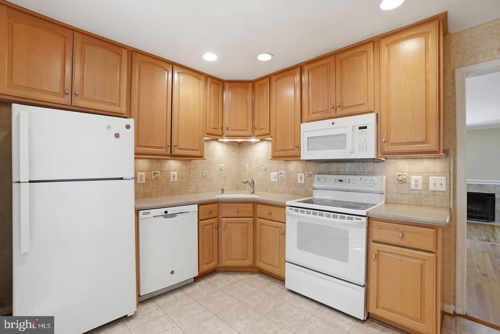 2391 HUNTERS SQUARE COURT