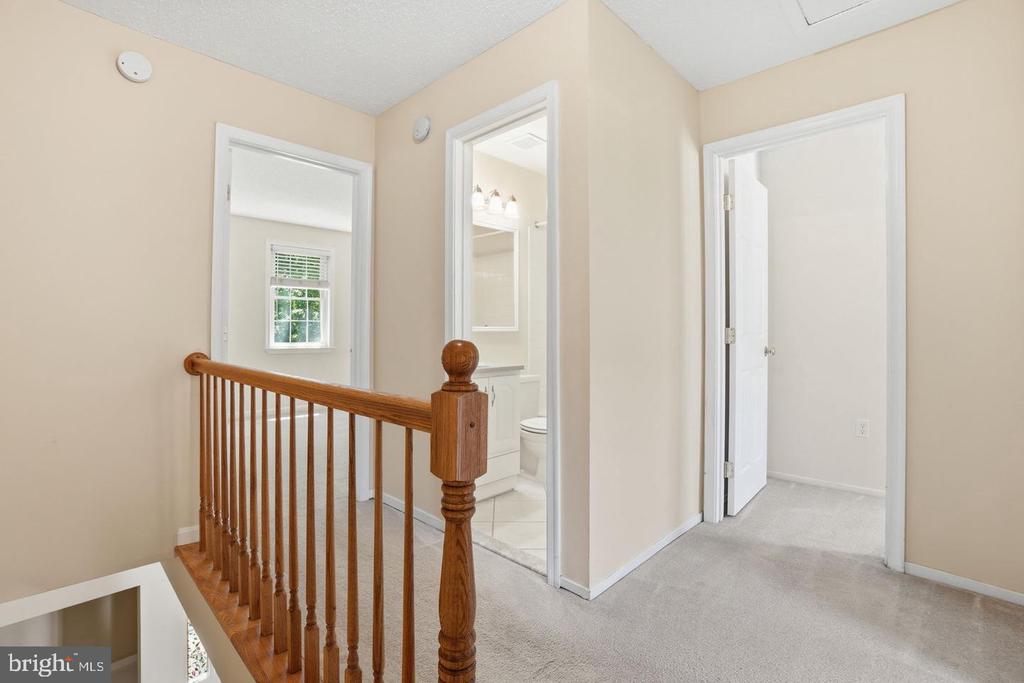 2391 HUNTERS SQUARE COURT