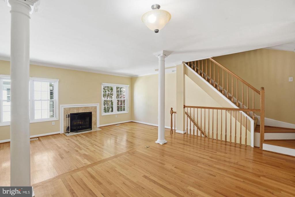 2391 HUNTERS SQUARE COURT