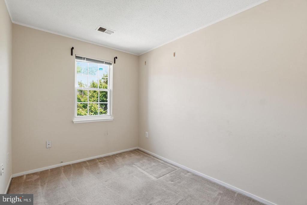 2391 HUNTERS SQUARE COURT