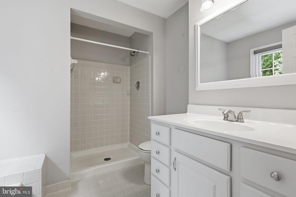 7690 GREEN GARLAND DRIVE