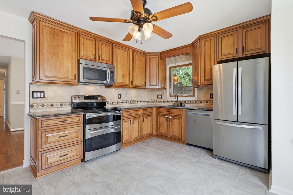 7690 GREEN GARLAND DRIVE