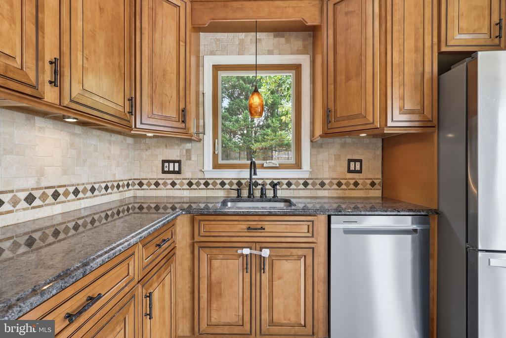7690 GREEN GARLAND DRIVE