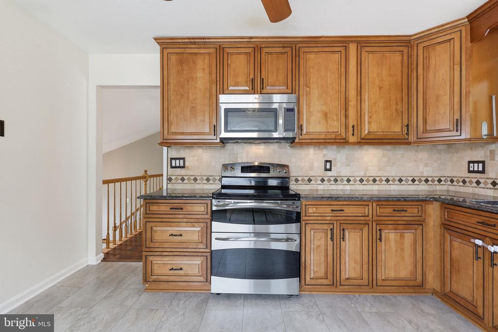 7690 GREEN GARLAND DRIVE