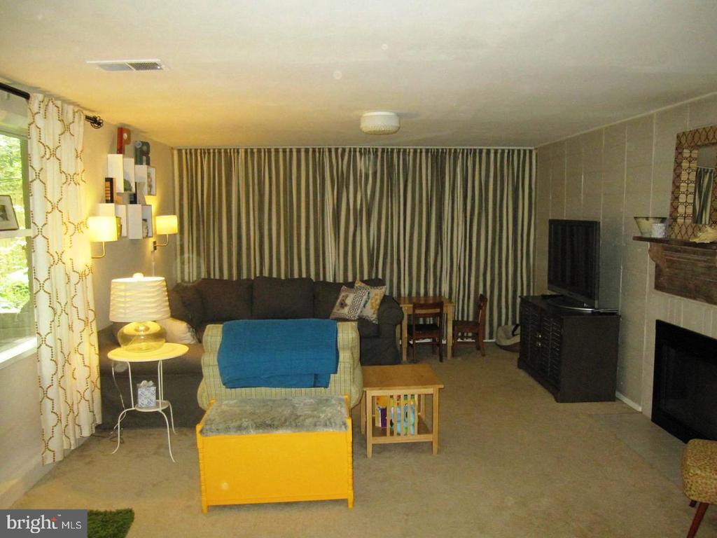 3913 MOSS DRIVE