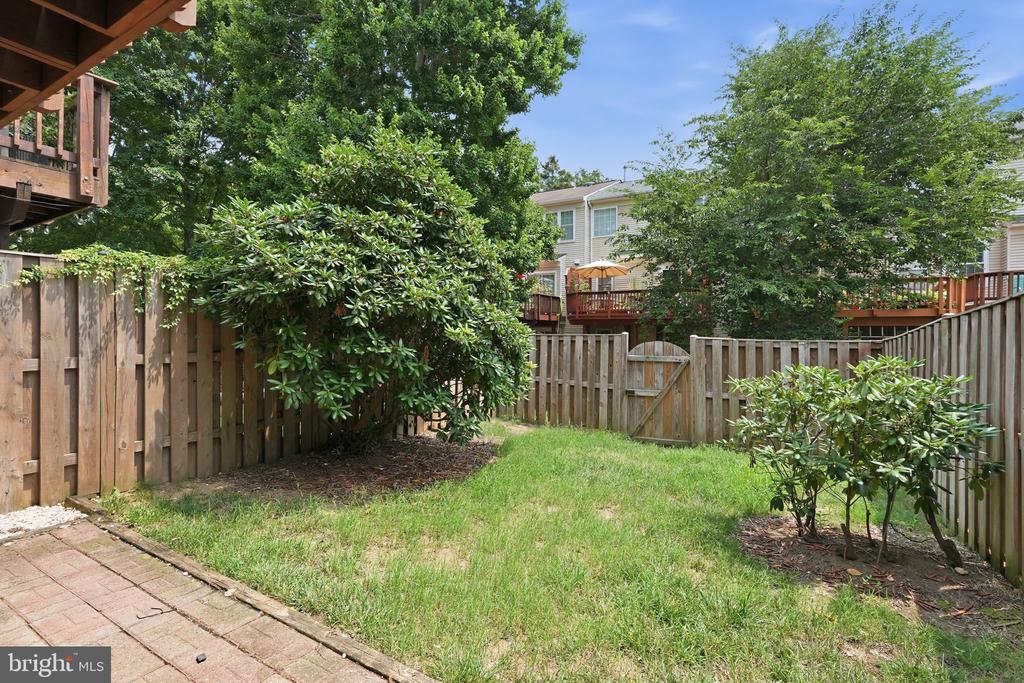 7483 DIGBY GREEN