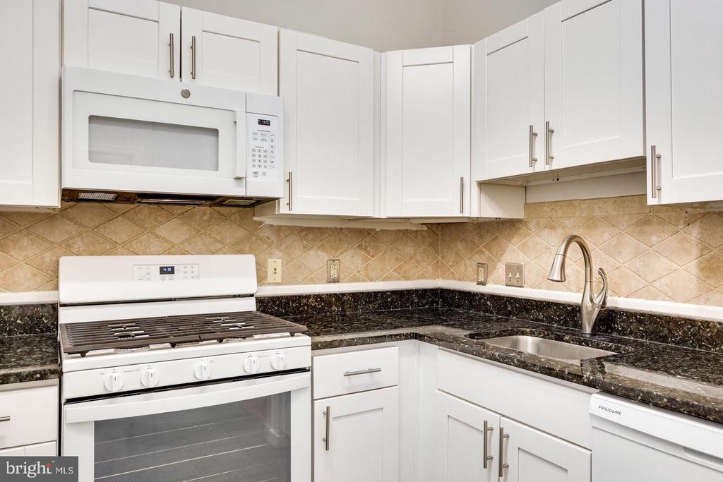 1645 INTERNATIONAL DRIVE Unit: 411