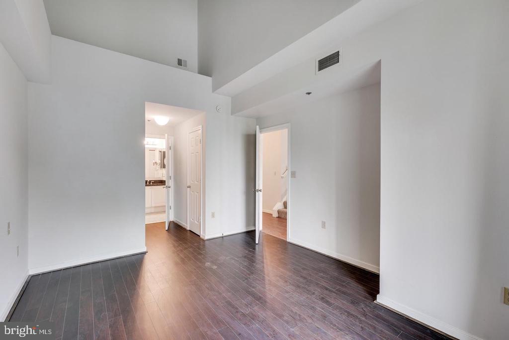 1645 INTERNATIONAL DRIVE Unit: 411
