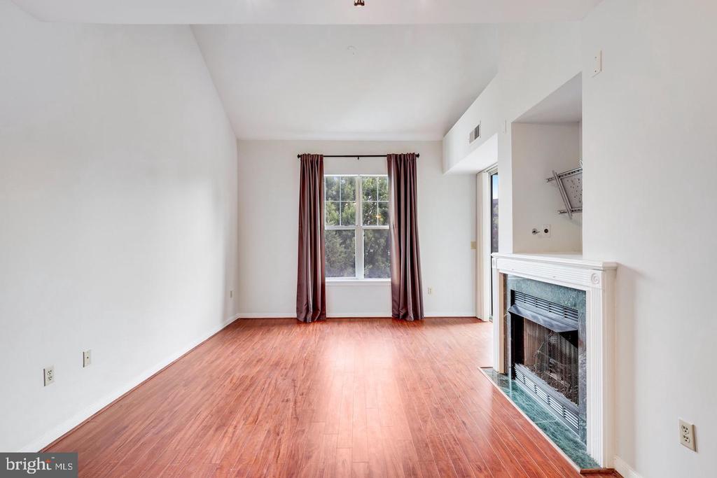 1645 INTERNATIONAL DRIVE Unit: 411