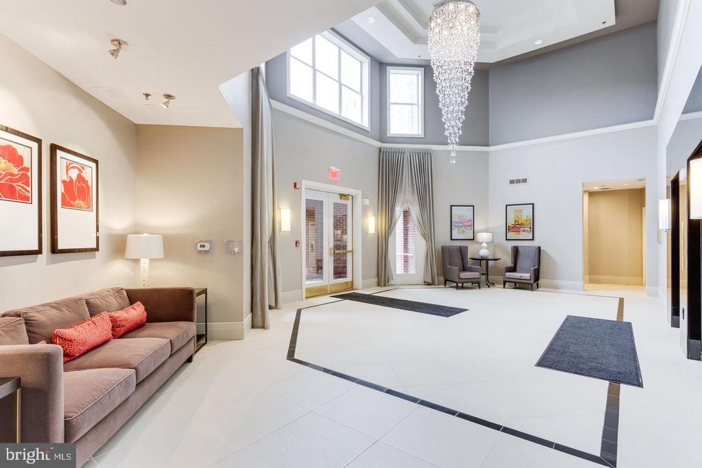 1645 INTERNATIONAL DRIVE Unit: 411