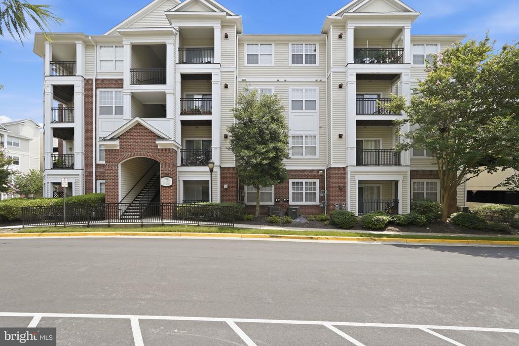 12933 CENTRE PARK CIRCLE Unit: 201