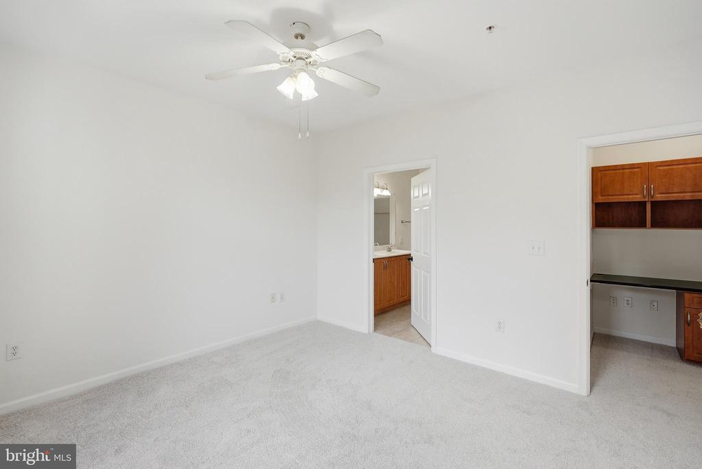 12933 CENTRE PARK CIRCLE Unit: 201