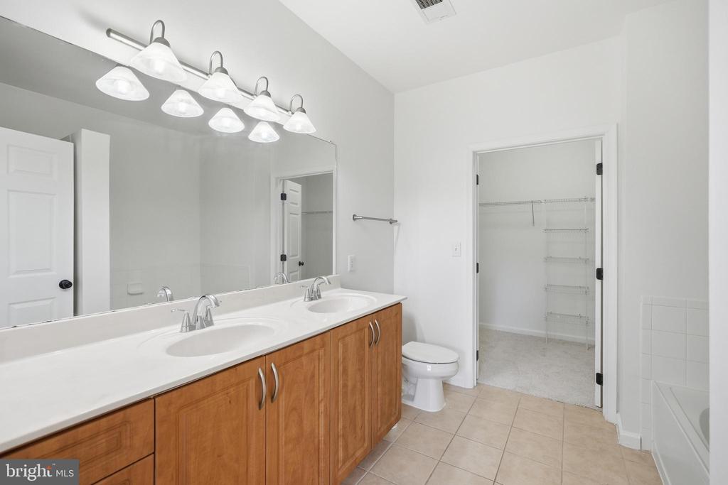 12933 CENTRE PARK CIRCLE Unit: 201