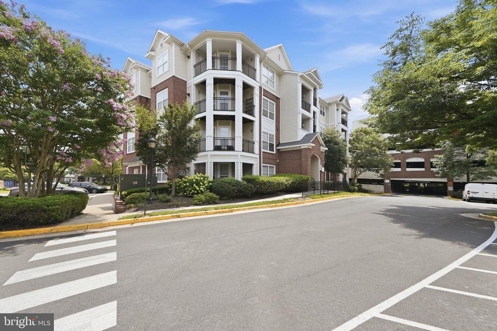 12933 CENTRE PARK CIRCLE Unit: 201