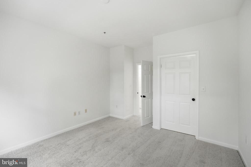 12933 CENTRE PARK CIRCLE Unit: 201